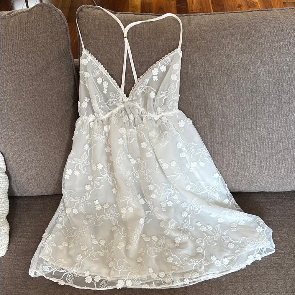 Flora Nikrooz white flower slip - Picture 2 of 4